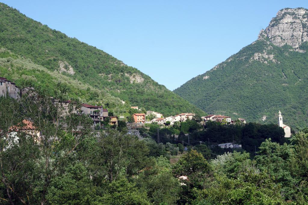 Agriturismo Mulino Del Castello Nasino Exterior photo