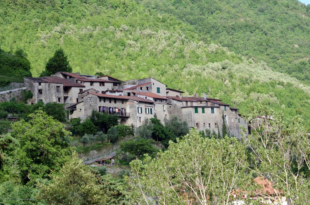 Agriturismo Mulino Del Castello Nasino Exterior photo